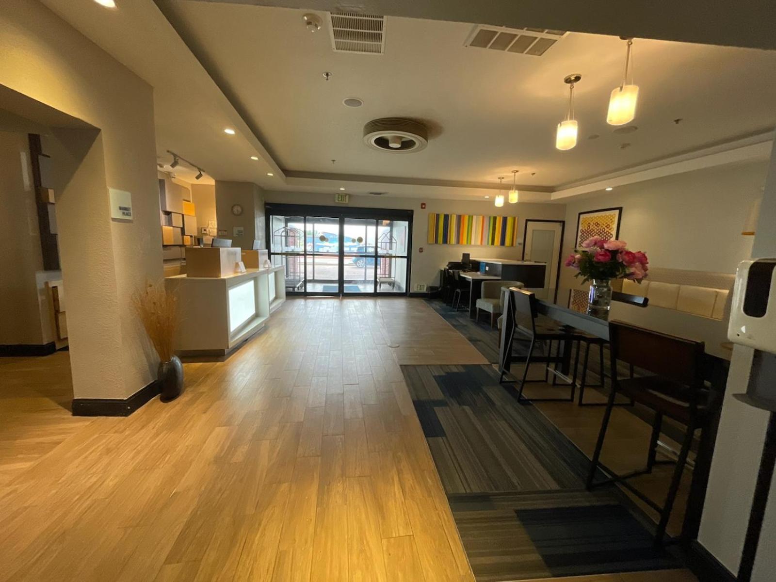 Route 66 Inn & Suites Miami Kültér fotó